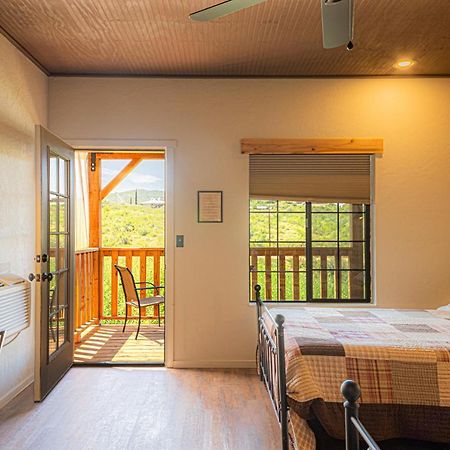 Miners Cabins #1 - Two Double Beds And Private Balcony تومبستون المظهر الخارجي الصورة