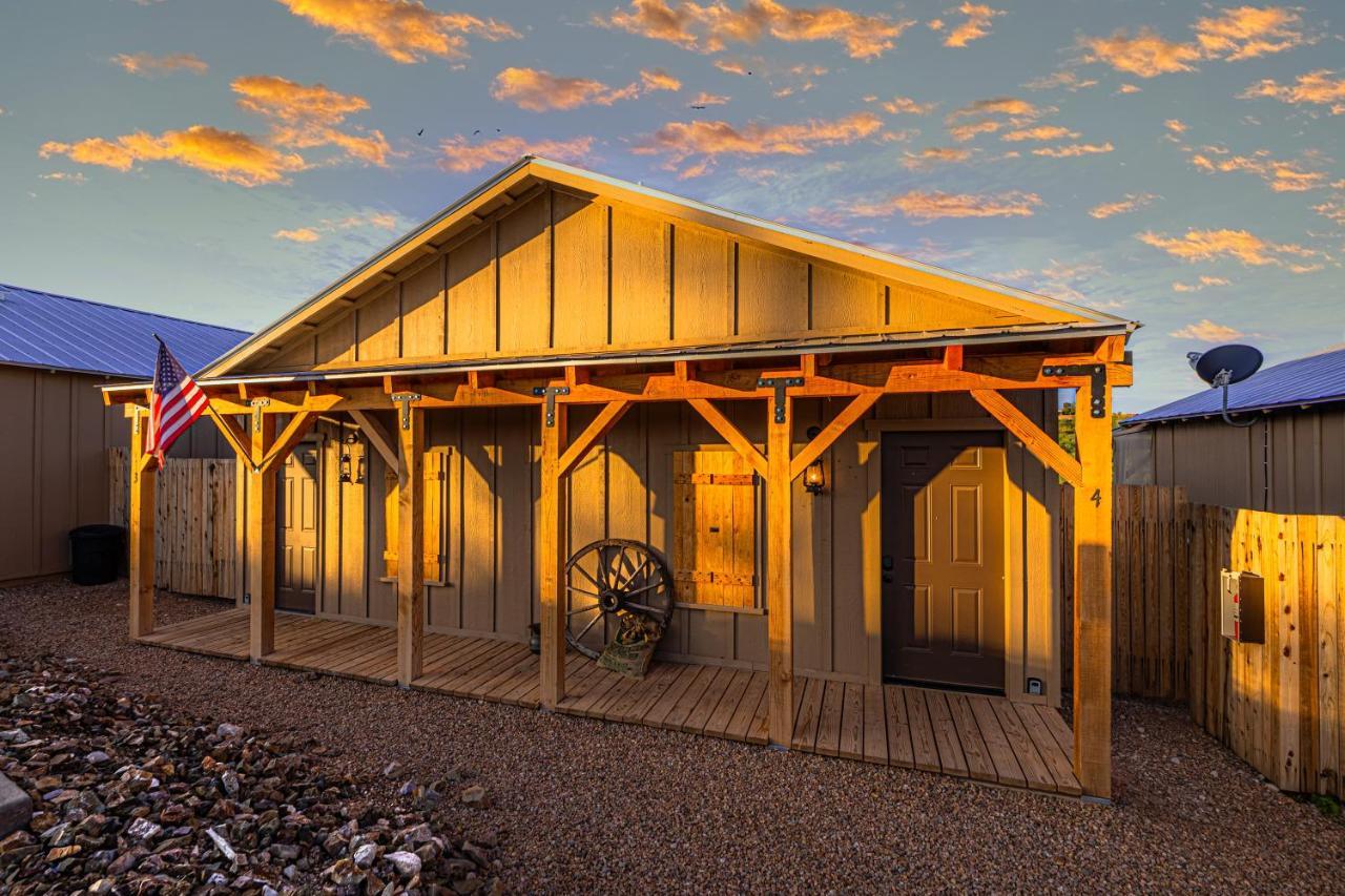 Miners Cabins #1 - Two Double Beds And Private Balcony تومبستون المظهر الخارجي الصورة