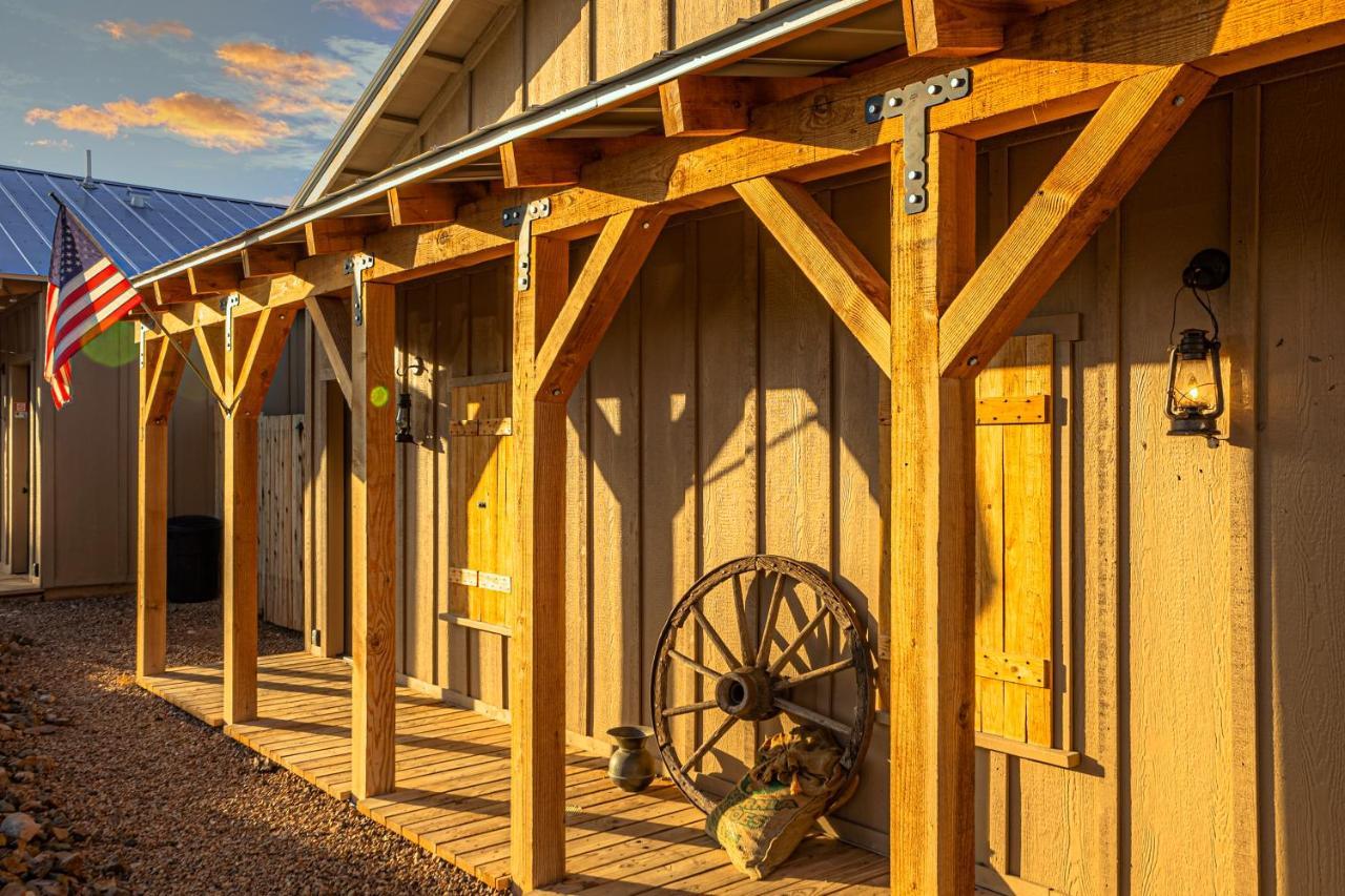 Miners Cabins #1 - Two Double Beds And Private Balcony تومبستون المظهر الخارجي الصورة
